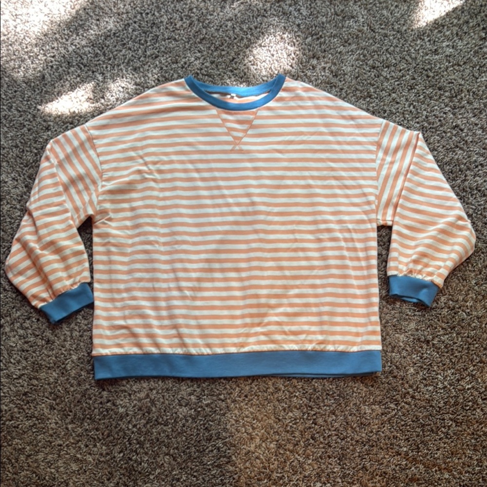 Boutique sweat shirt
